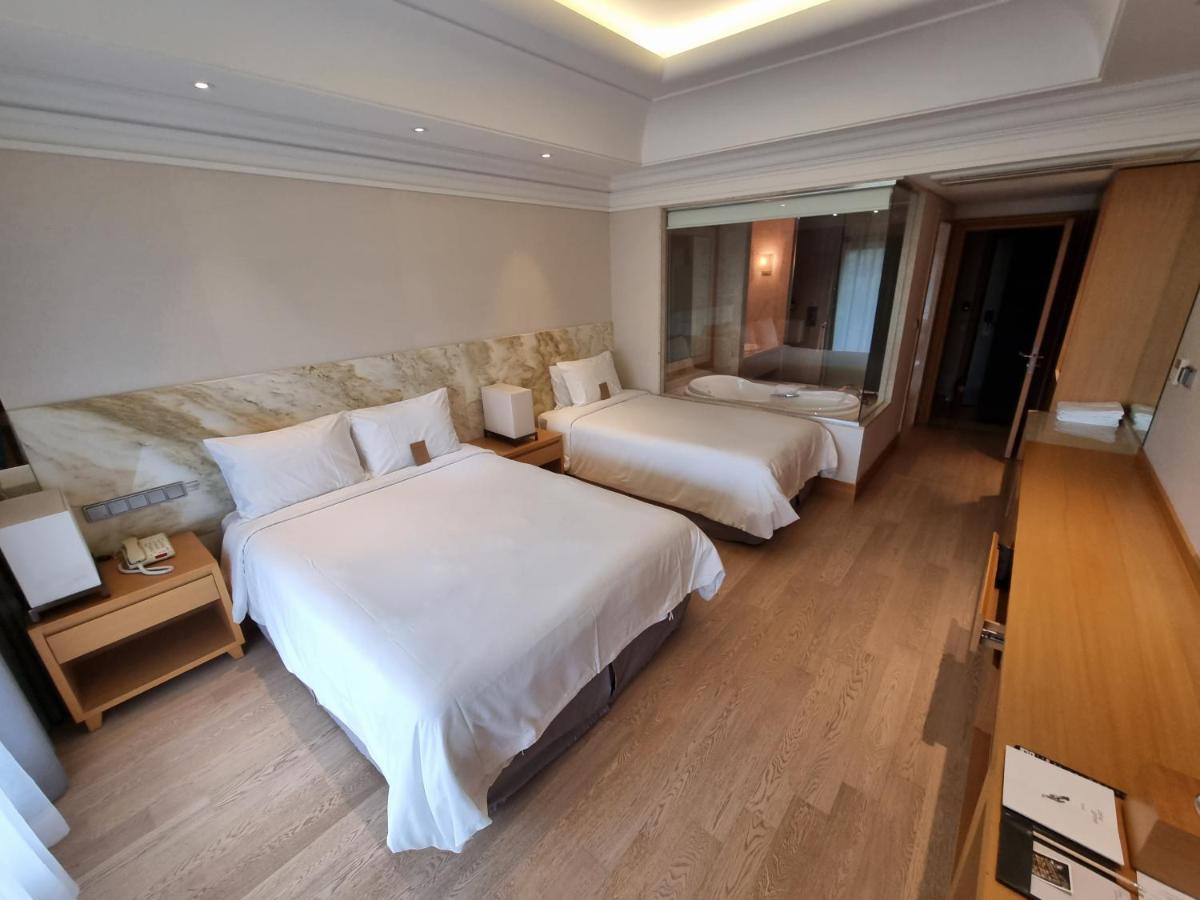 Pinegrove Hotel Gimhae Экстерьер фото