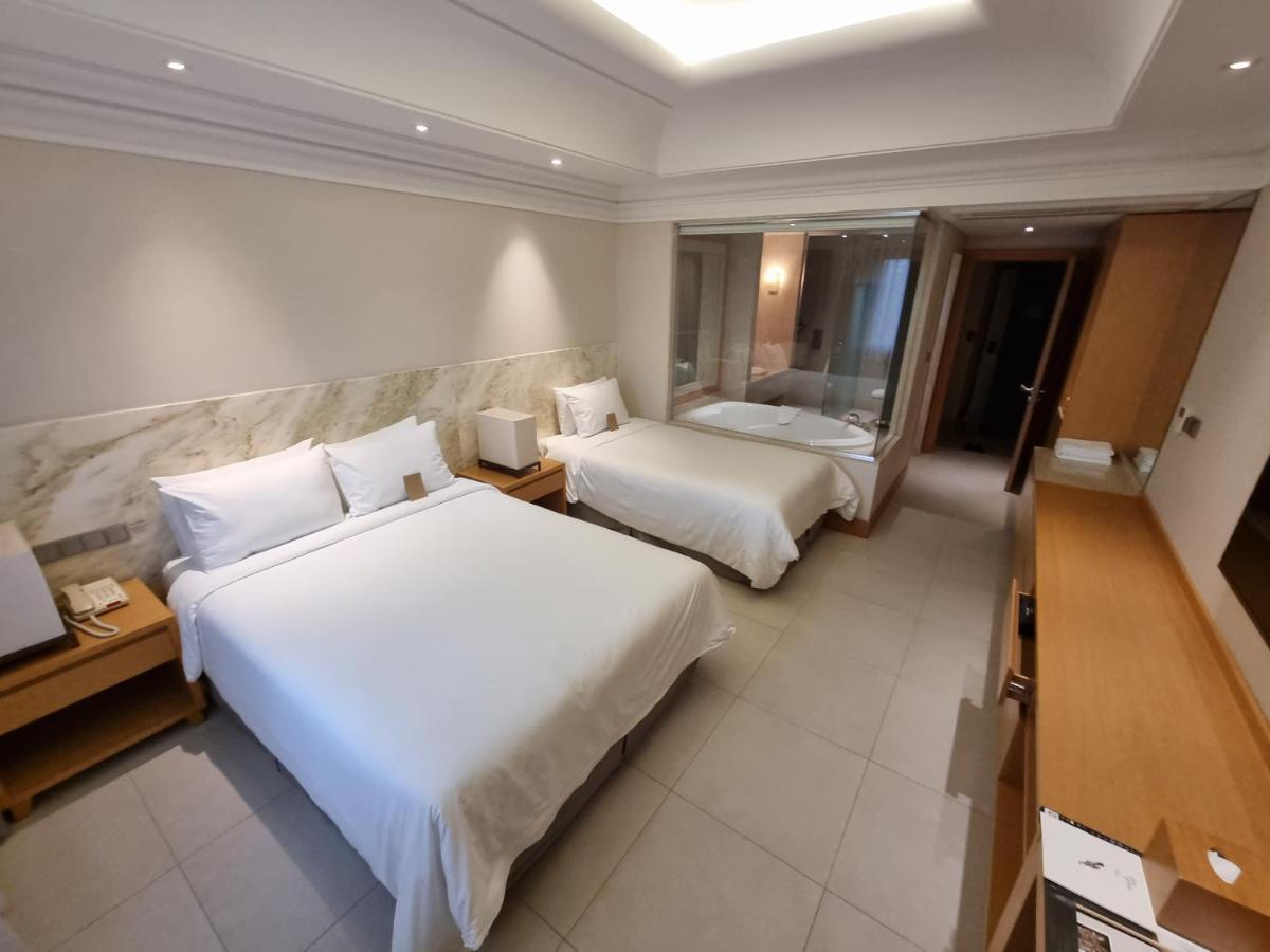 Pinegrove Hotel Gimhae Экстерьер фото