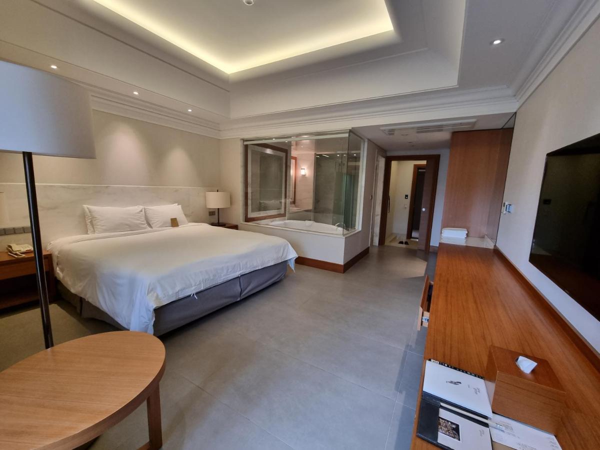 Pinegrove Hotel Gimhae Экстерьер фото